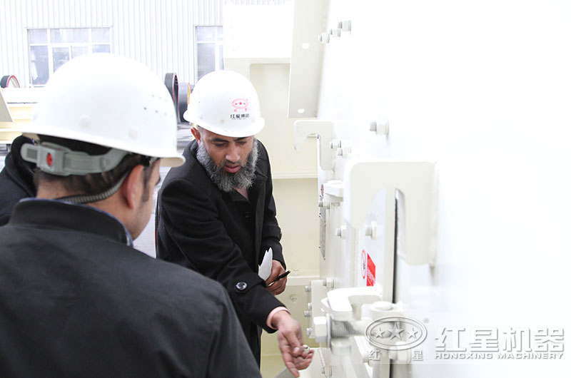 用戶來廠，實(shí)地考察反擊破設(shè)備